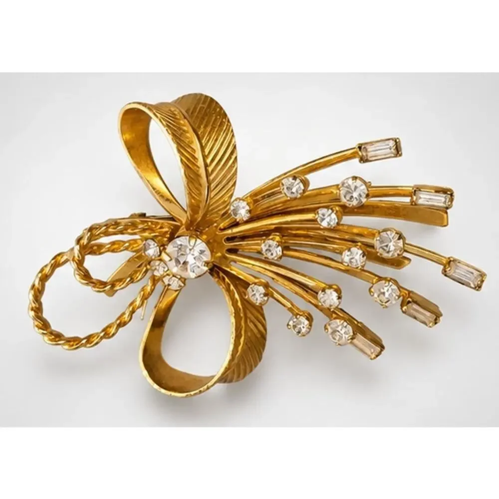 Vintage Gold Rhinestone Flower‎ Brooch Sarah Coventry Floral Pin Signed Large